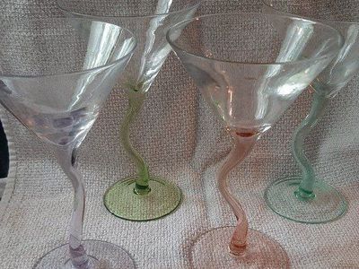 Set Of 4 Wavy Stem Martini Glass Barware Zig Zag Crooked Blue/Pink/Purple/Green