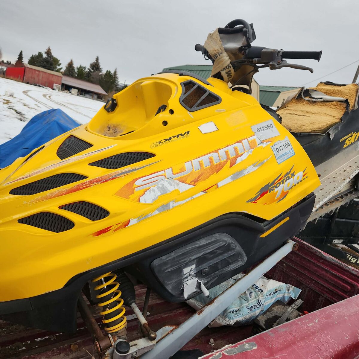Parting out 2000 Skidoo 700