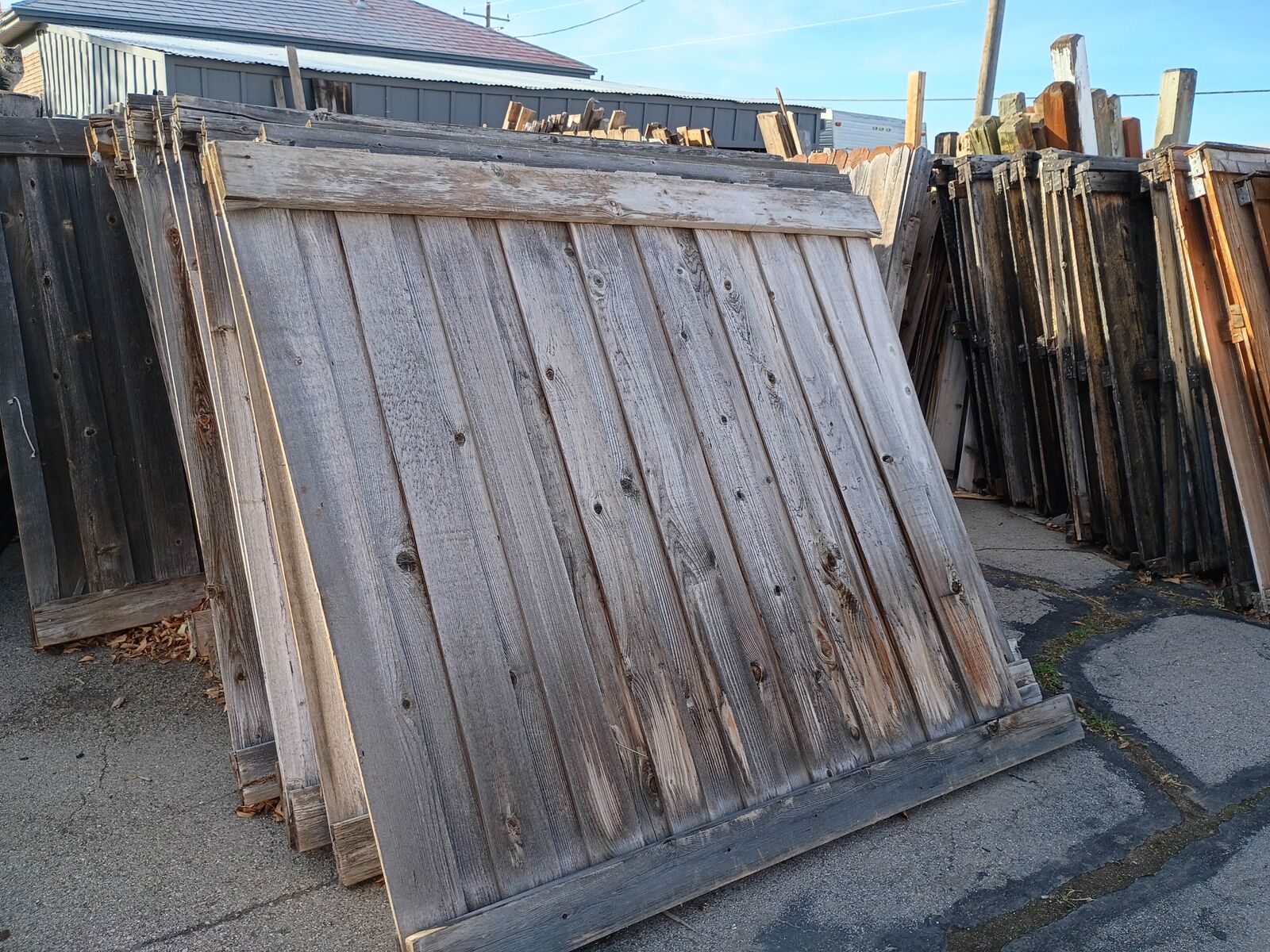 800 linear ft Rustic Wood fence panels,gates,posts (can deliver)