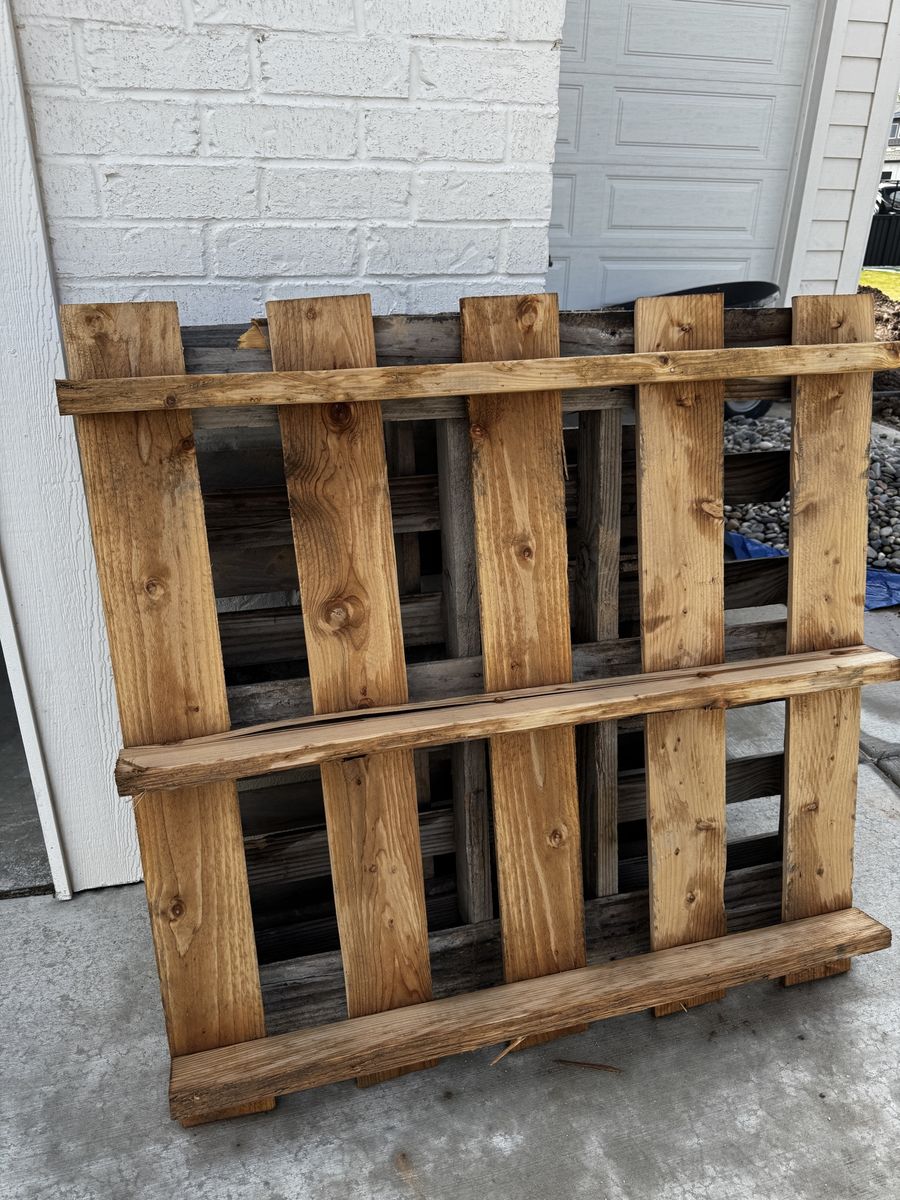 free pallets