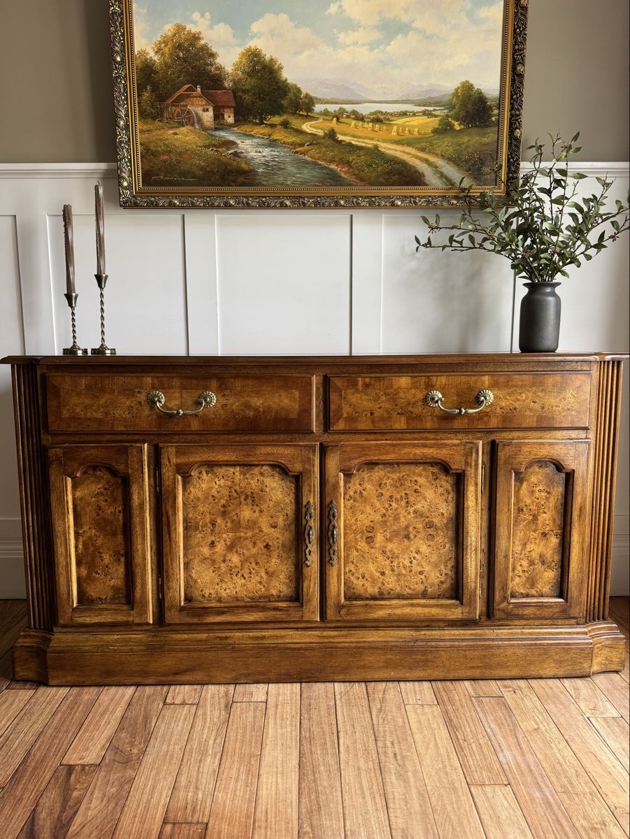 Vintage Burl Wood Sideboard / Media Console / Entry Cabinet