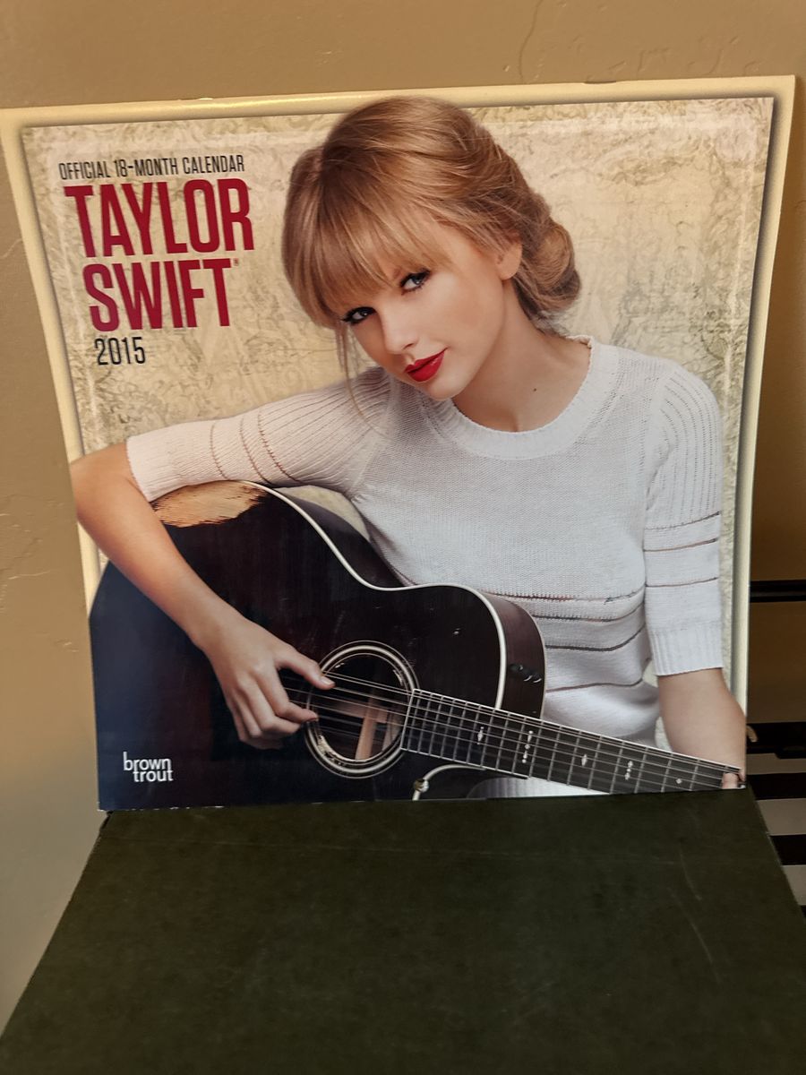 Official 2015 Taylor Swift 18-Month Calendar - BrownTrout Publishing Collectible