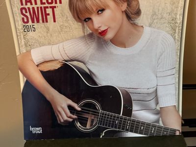 Official 2015 Taylor Swift 18-Month Calendar - BrownTrout Publishing Collectible