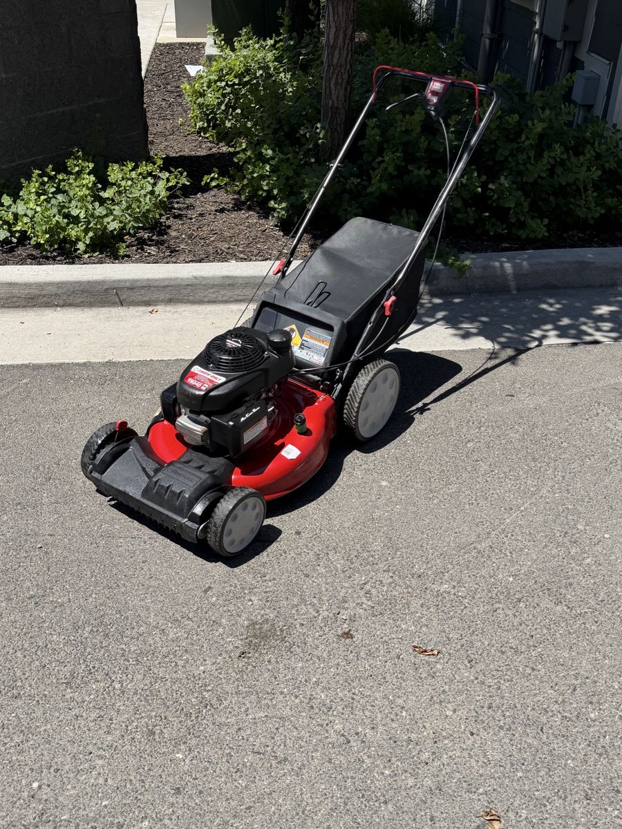 Troy-Bilt Self Propelled Lawn Mower Equipped With Honda Engine