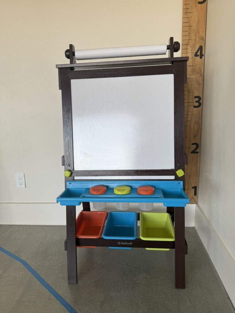 Kidcraft Art Easel