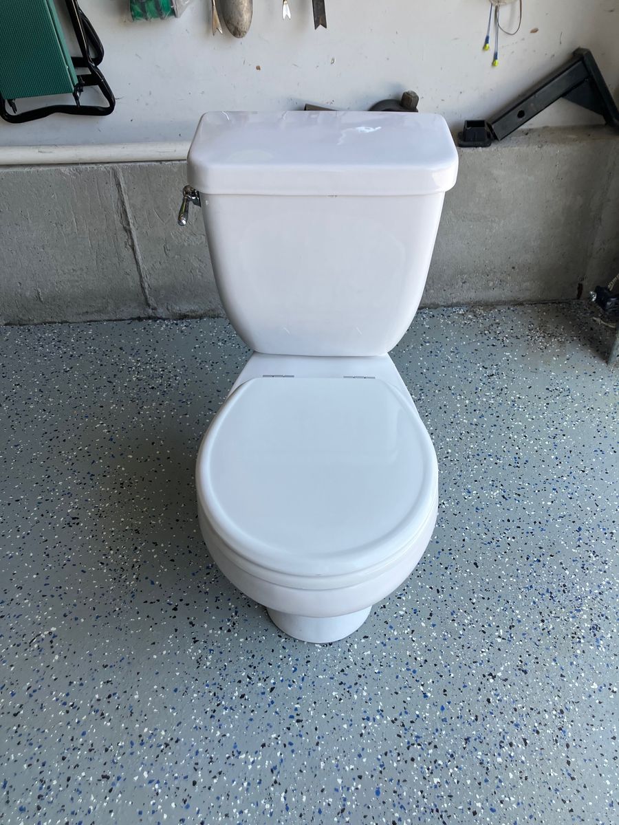 Residential porcelain toilet