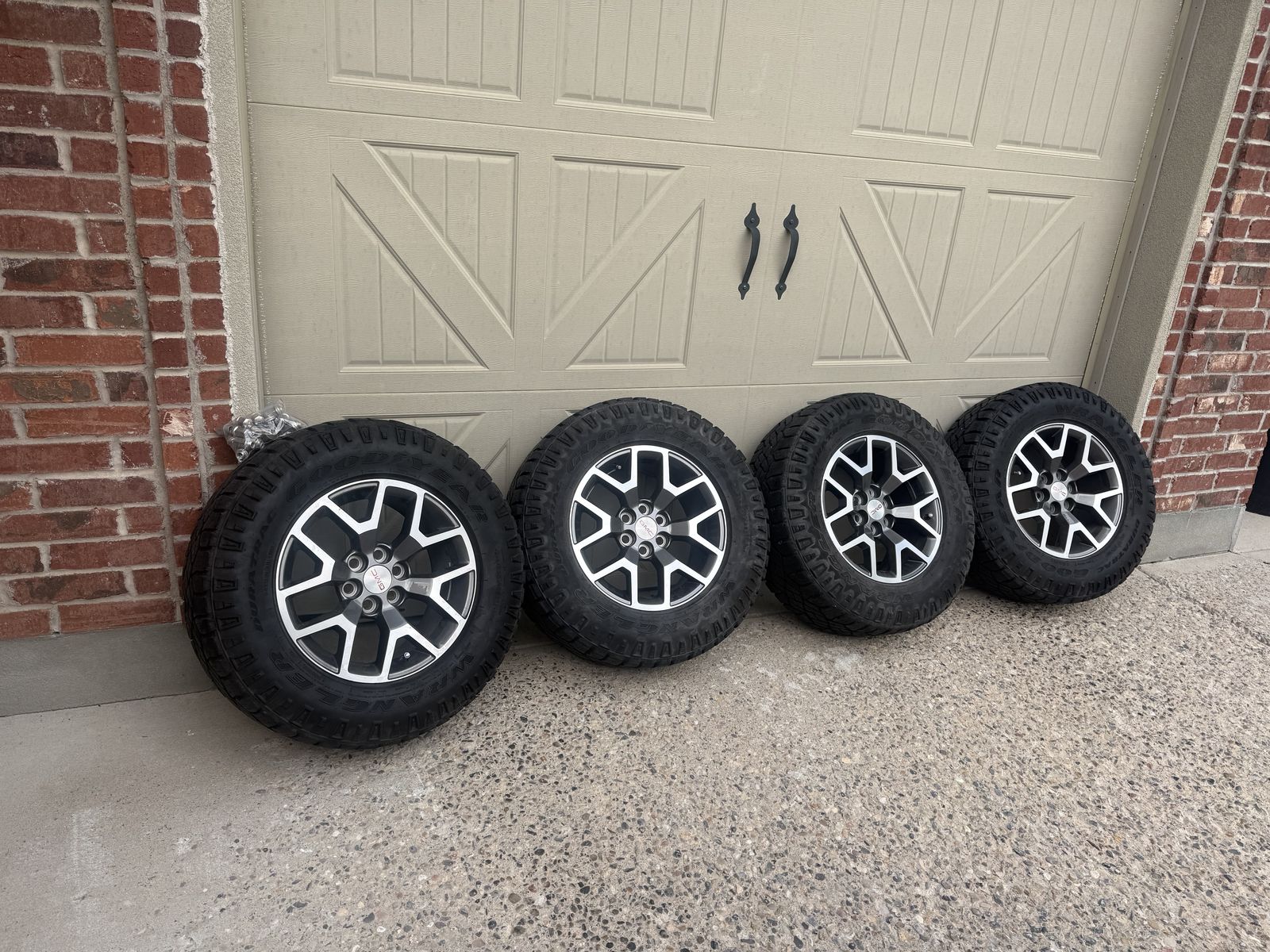 GMC Wheels and Tires