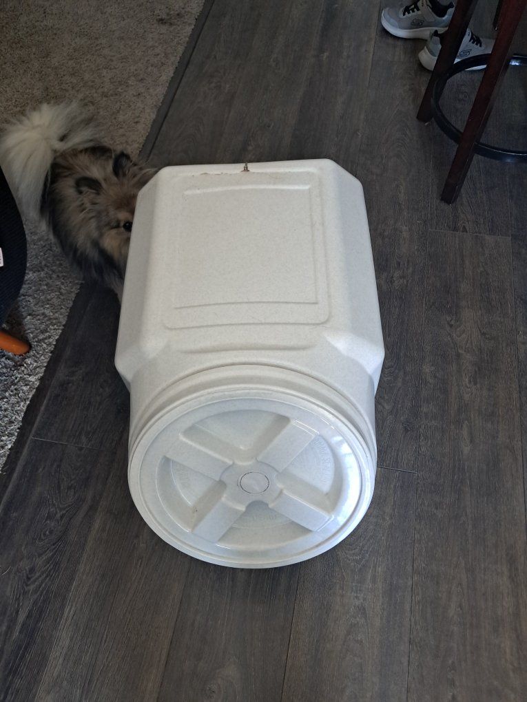 Large dog food container