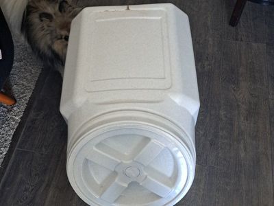 Large dog food container