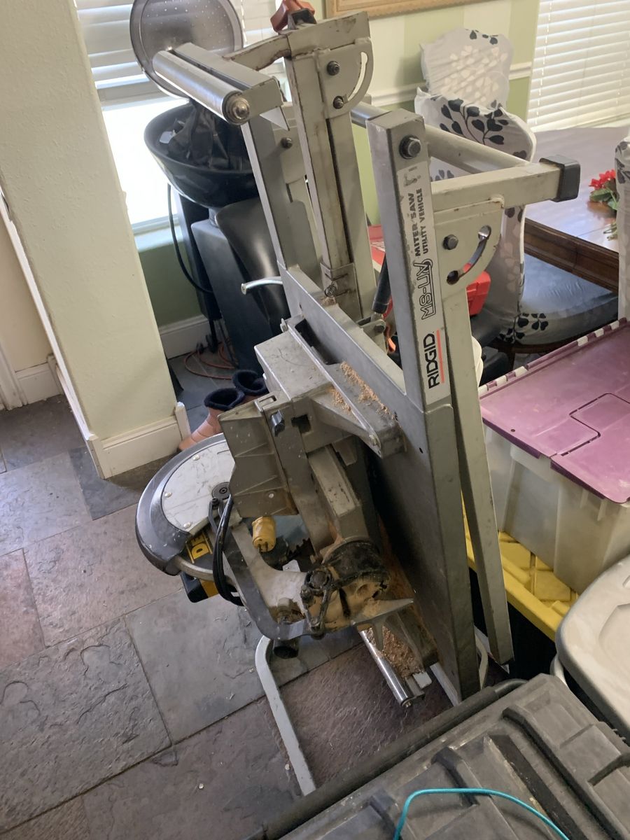 Chop saw with saw stand
