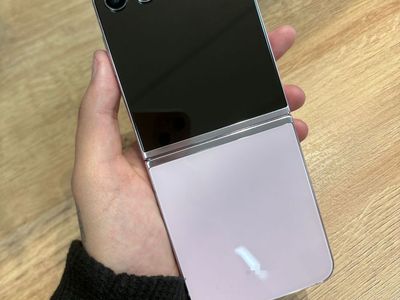 Samsung Galaxy Z Flip 5 5G- 256GB - Unlocked