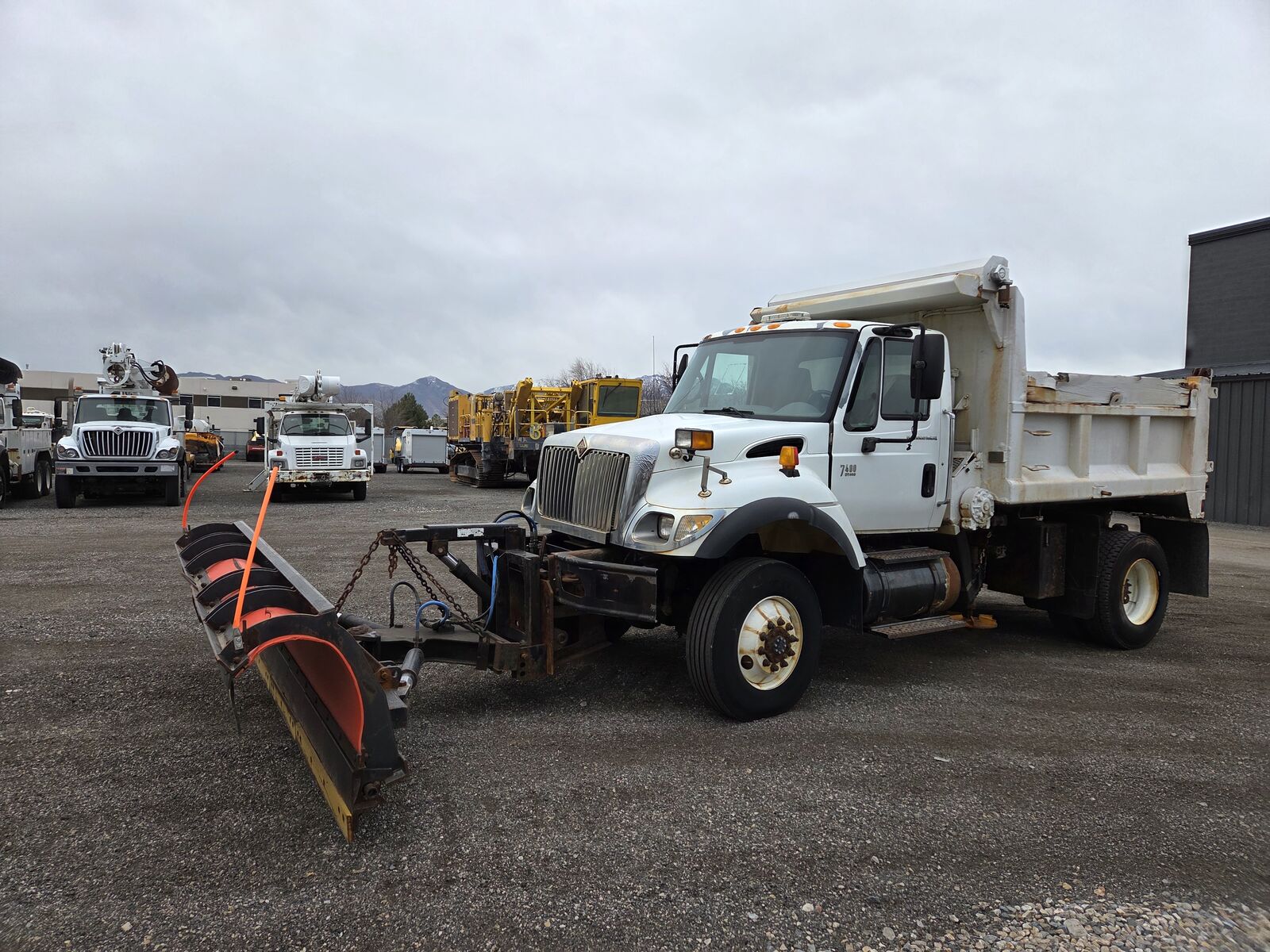 2003 International 7400 4x4 Dump Truck