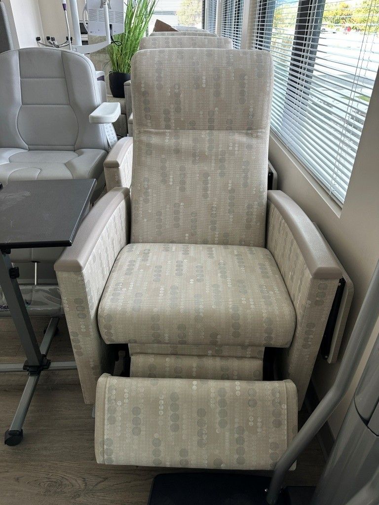 Reclining Phlebotomy Chairs with adjustable table