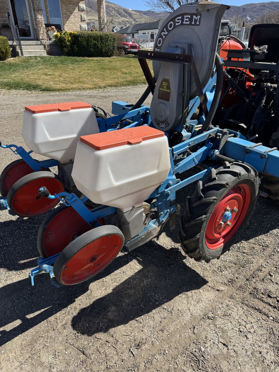 Corn/Vegetable Planter