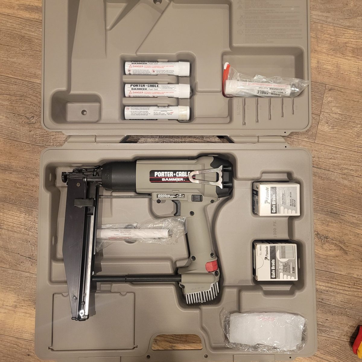 Porter Cable 16 Guage Cordless nailgun