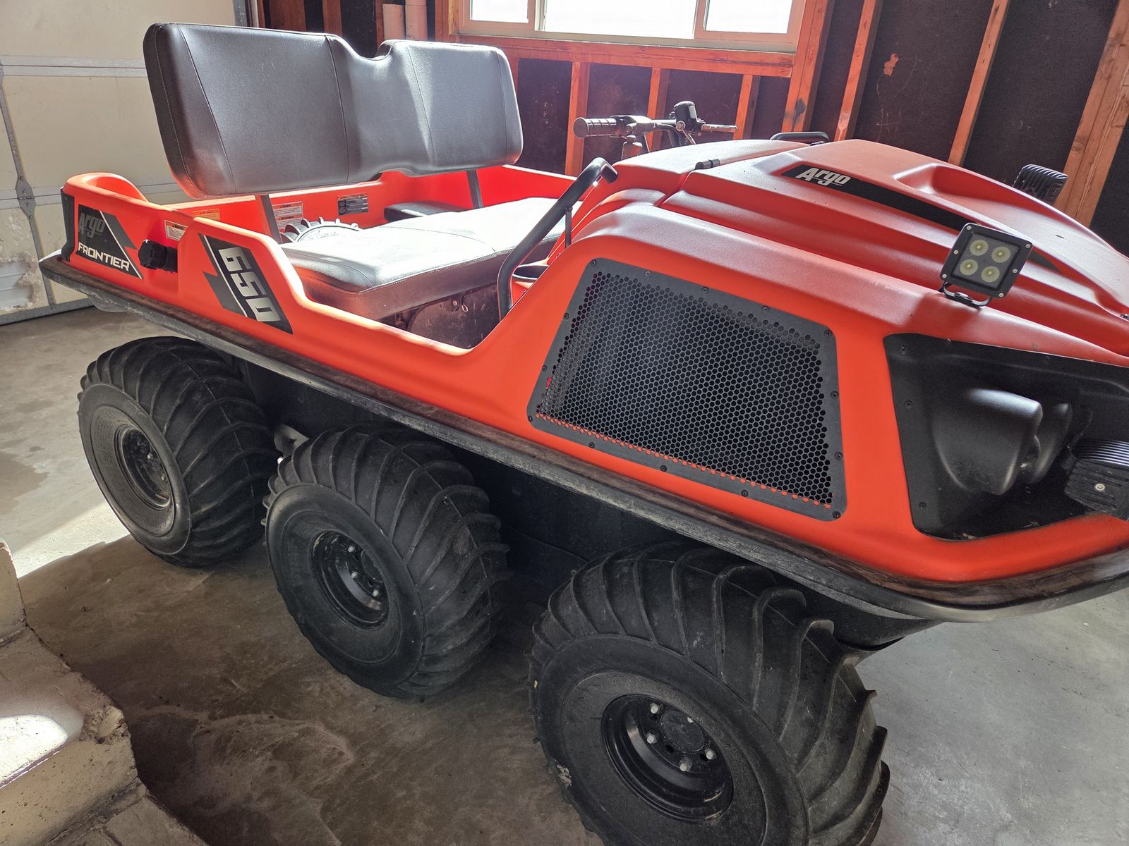 Argo Frontier 650 Amphibious 6x6