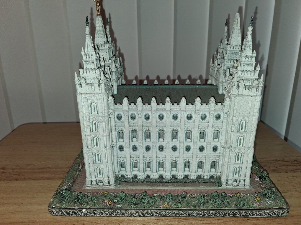 Main image 5