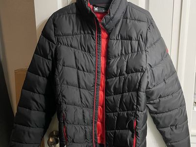 Spyder Black and Red Puffer Jacket - Men’s Small