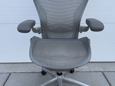 Older Herman Miller Aeron Office Chair Size B