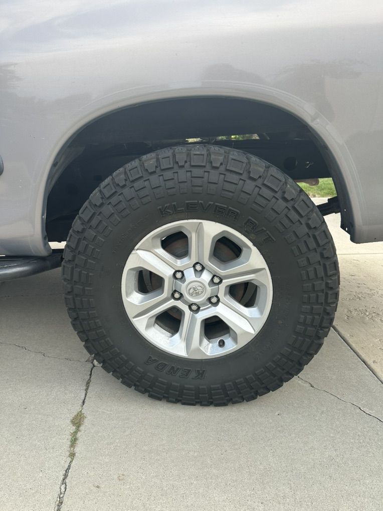 35 Kenda Kleaver 35x10.5x17
