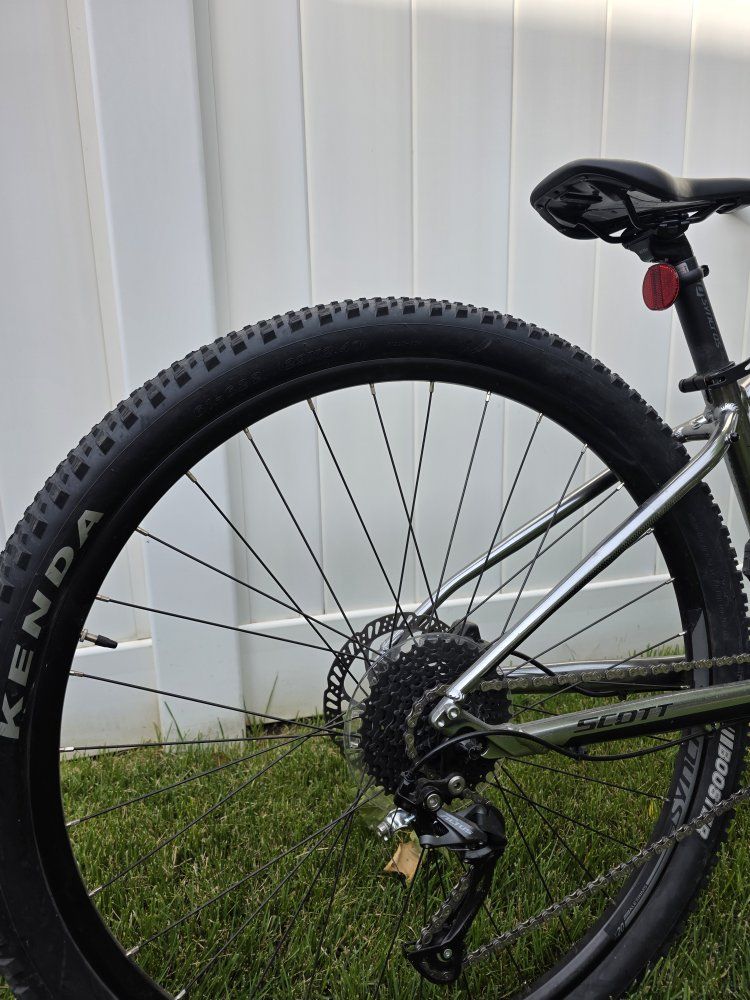 Main image 7