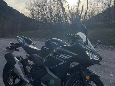 2022 Kawasaki Ninja 400 - Low Miles, New Rear Tire, Helmet Incl.