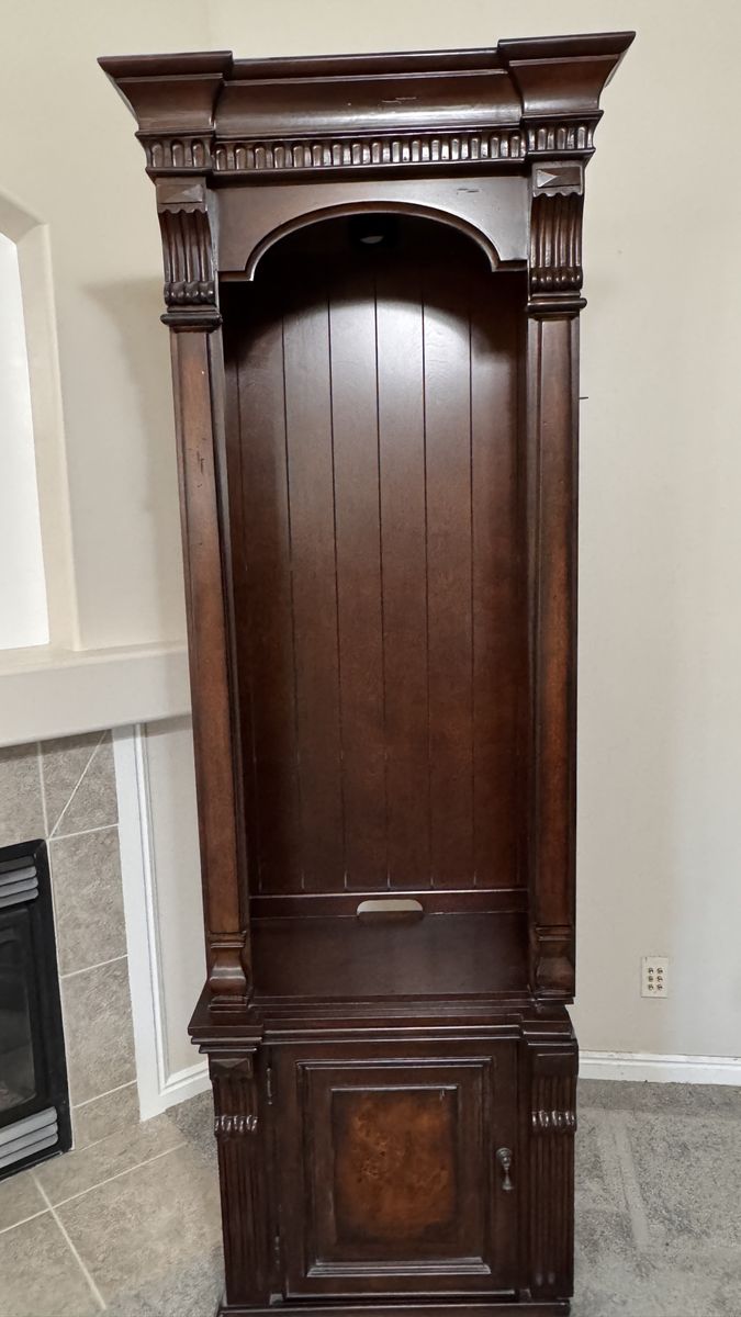 Elegant Dark Wood Display Cabinet with Arch & Storage - Great Condition, Decorative Shelf