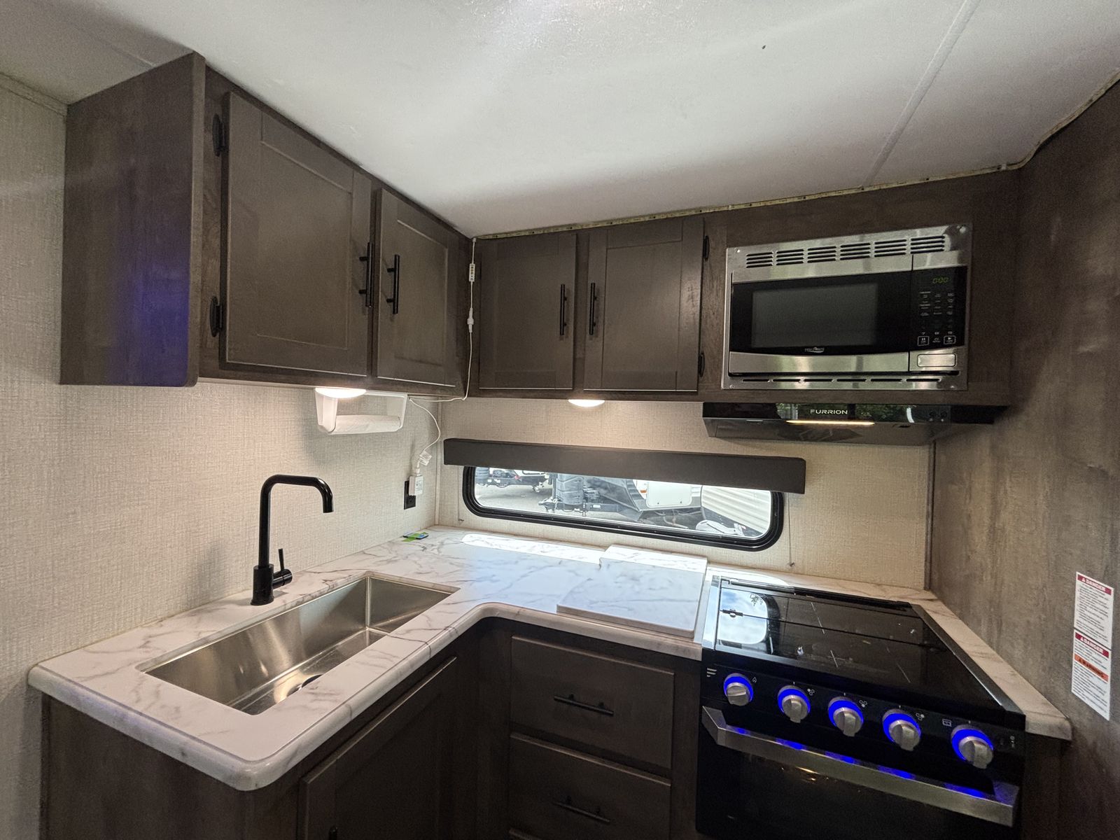 Main image 11