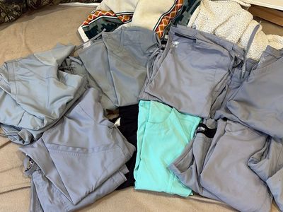 Women’s scrubs