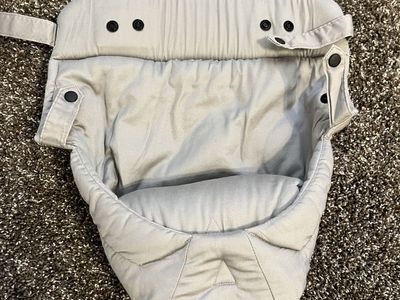 Ergo baby infant insert