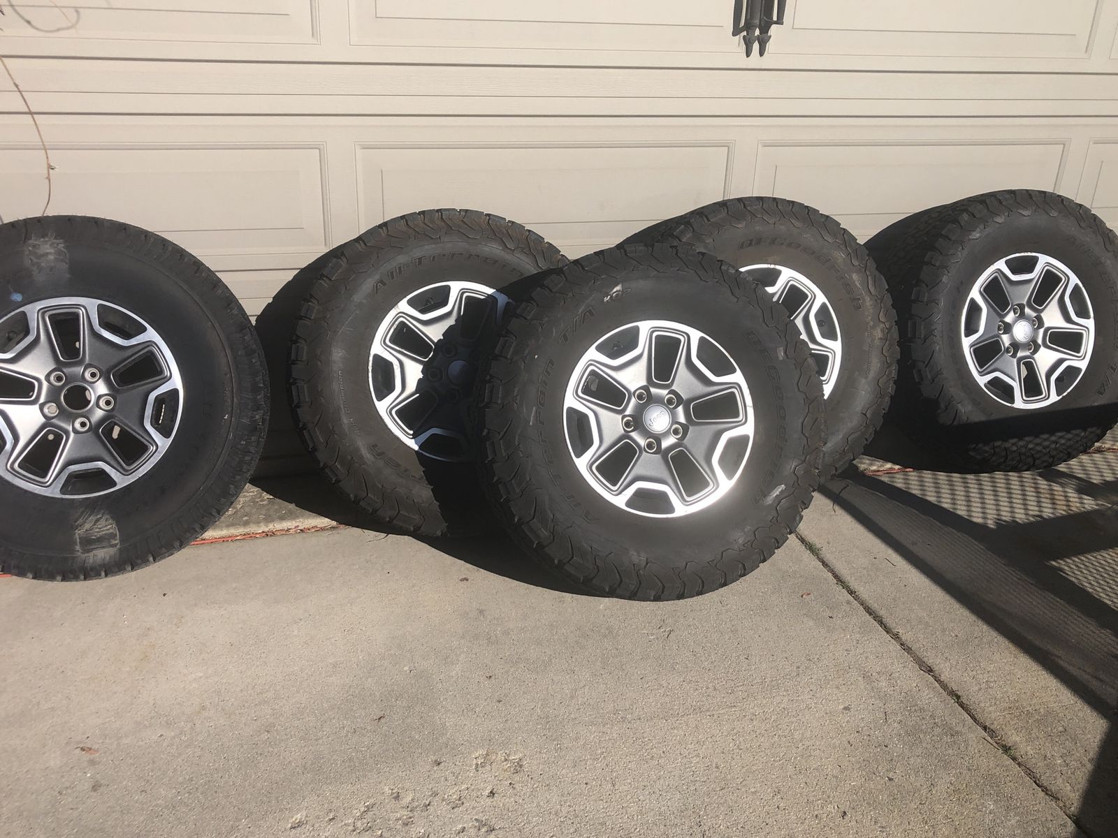 315 70 17 KO2's On Jeep JK Rubicon Wheels