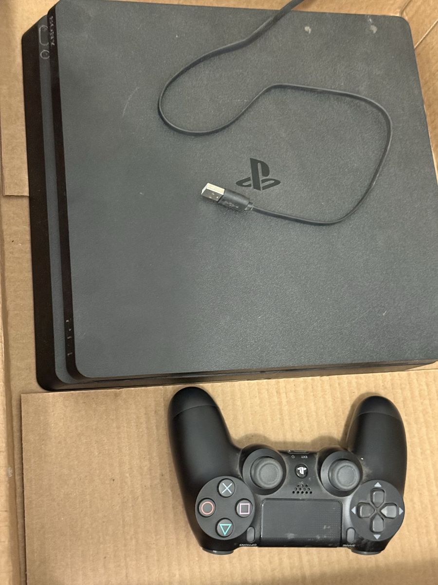 PS4 PlayStation 4