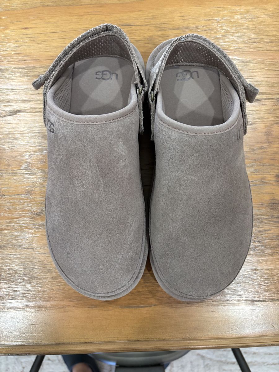 Men’s size 9 UGG  Clog Slip-On Shoes Suede with Back