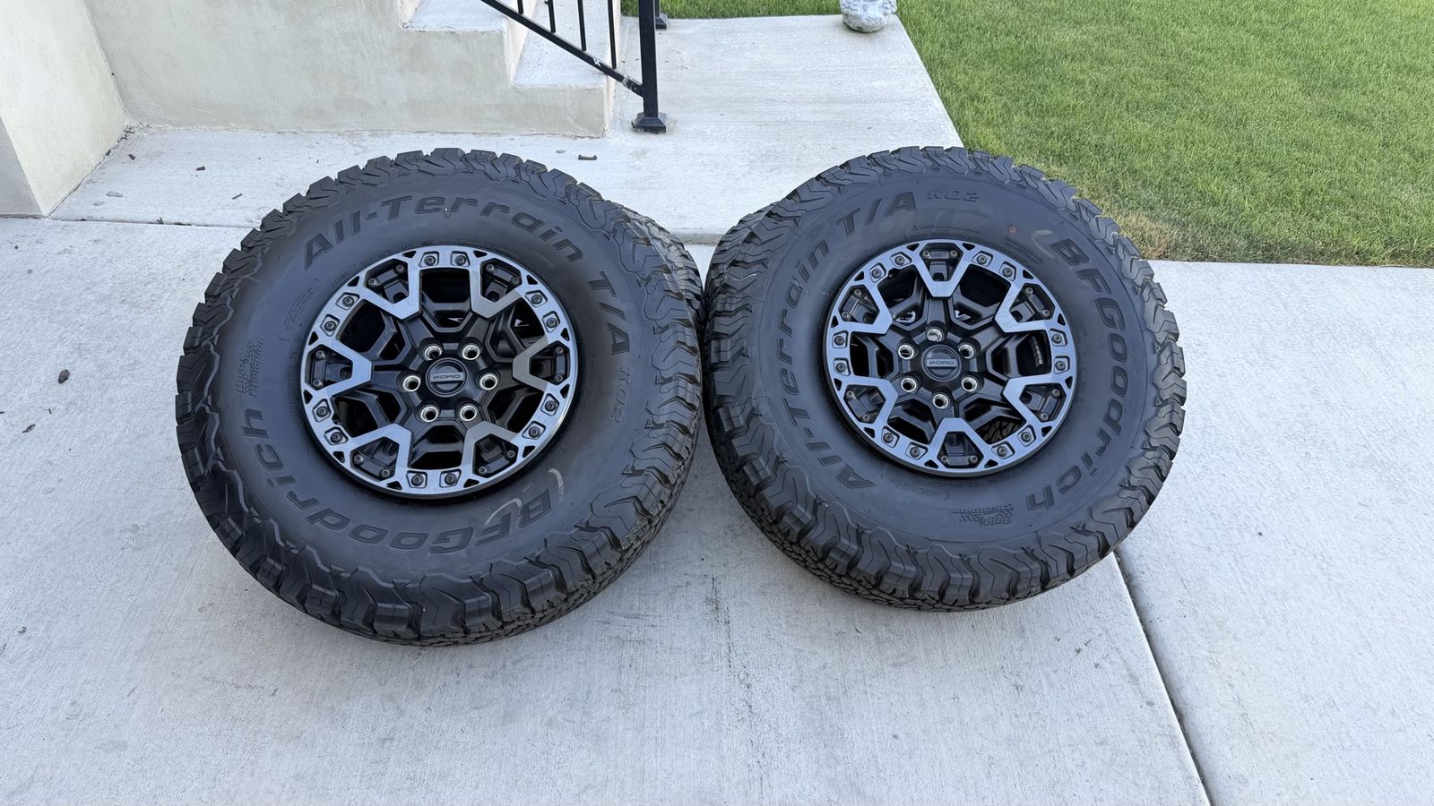 Ford 150 Raptor R Rims and Tires 37/12.50R17 Bfgoodrich Ko2 New Takeoffs 
