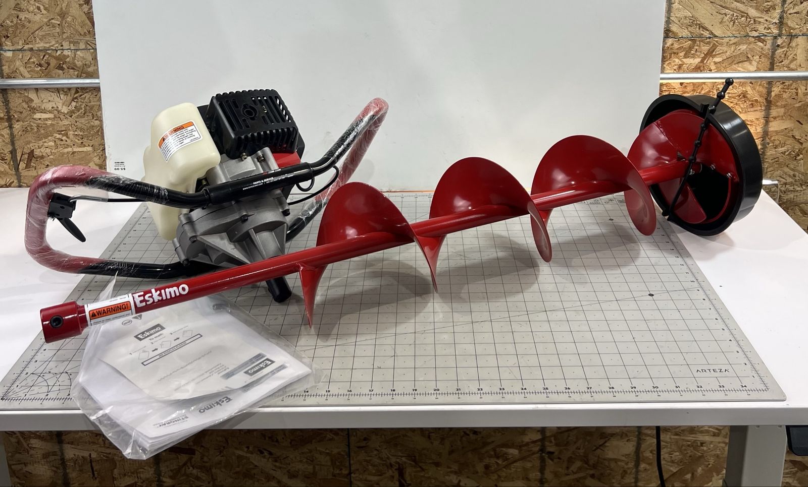 Eskimo Stingray Gas Powered Auger 8" 33cc New