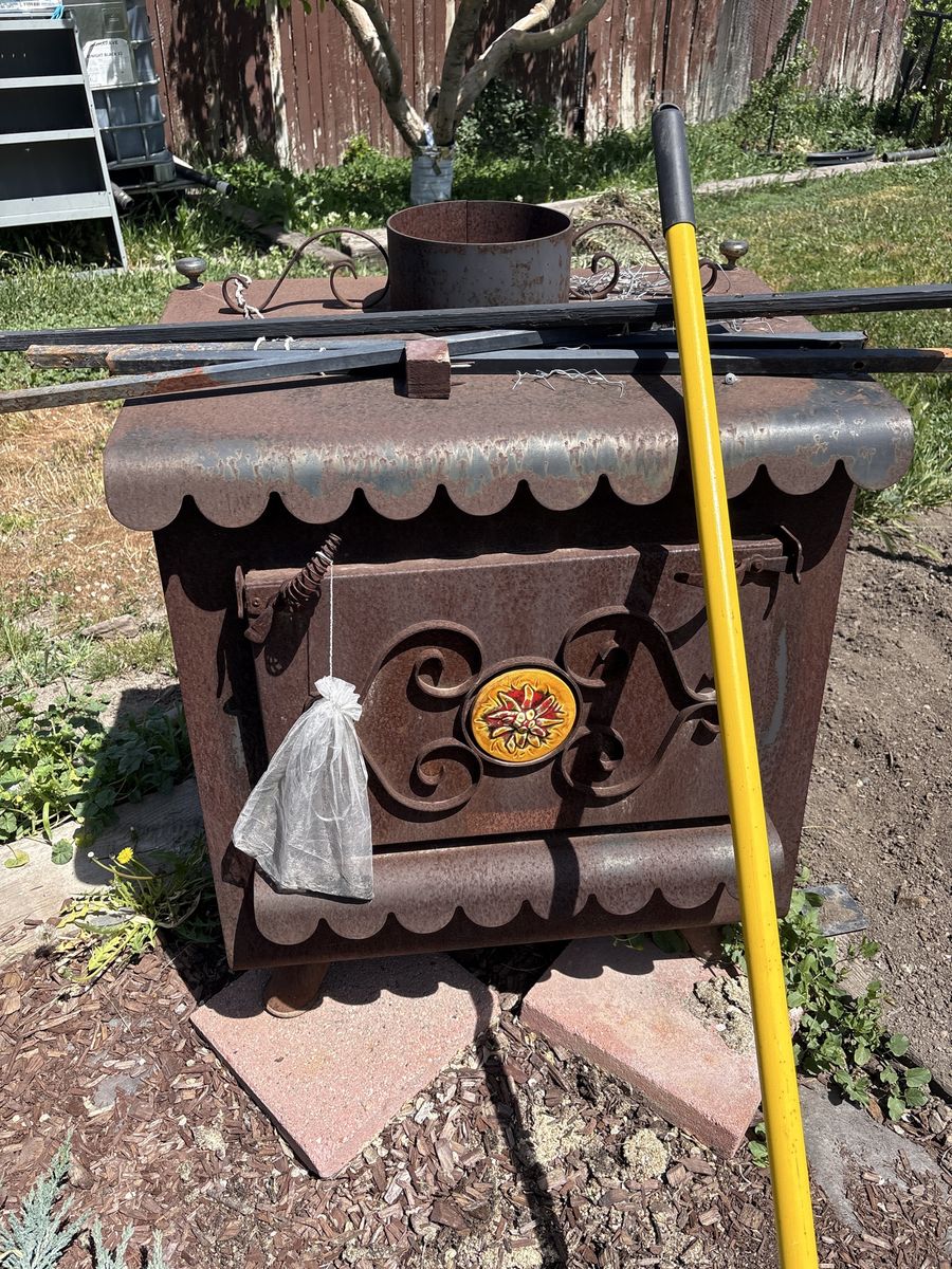 Wood burning stove