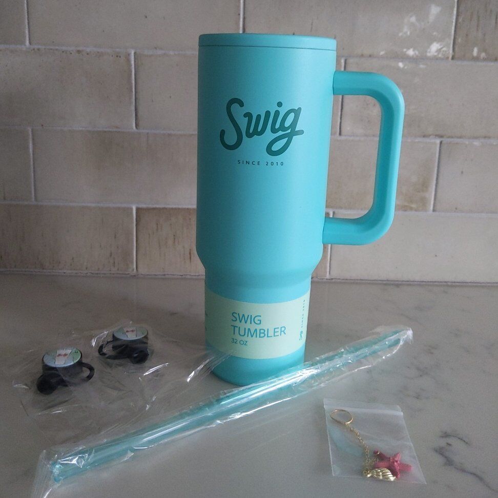 Brand New 32oz Swig Tumbler W/Straw, Charm, Covers