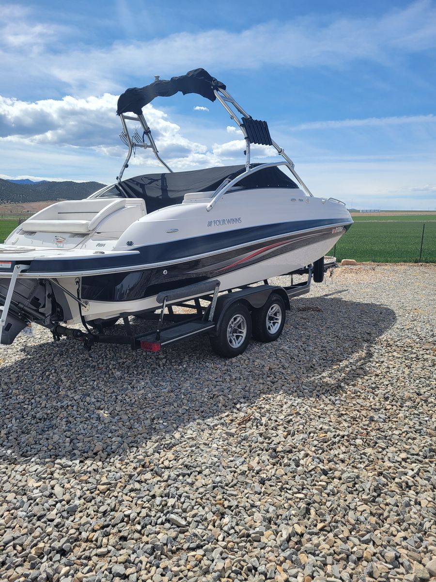 2007 FOUR WINNS 224 Bowrider