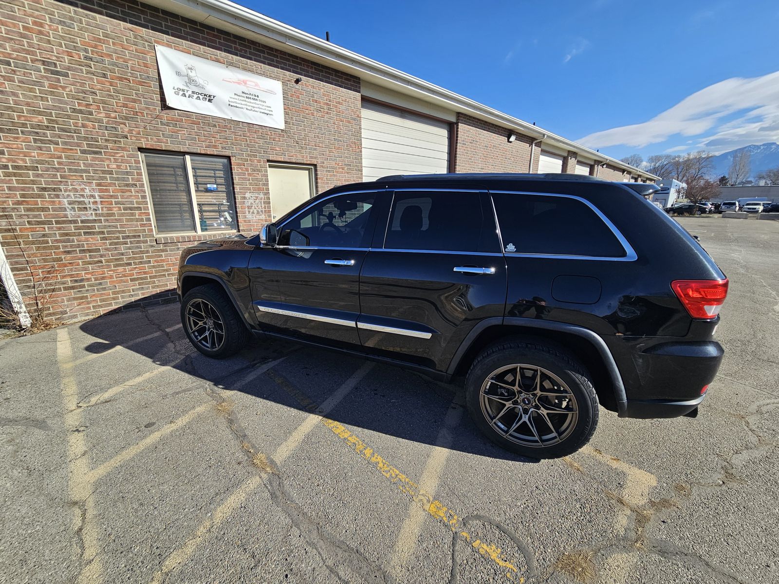 2012 JEEP GRAND CHEROKEE Overland Summit