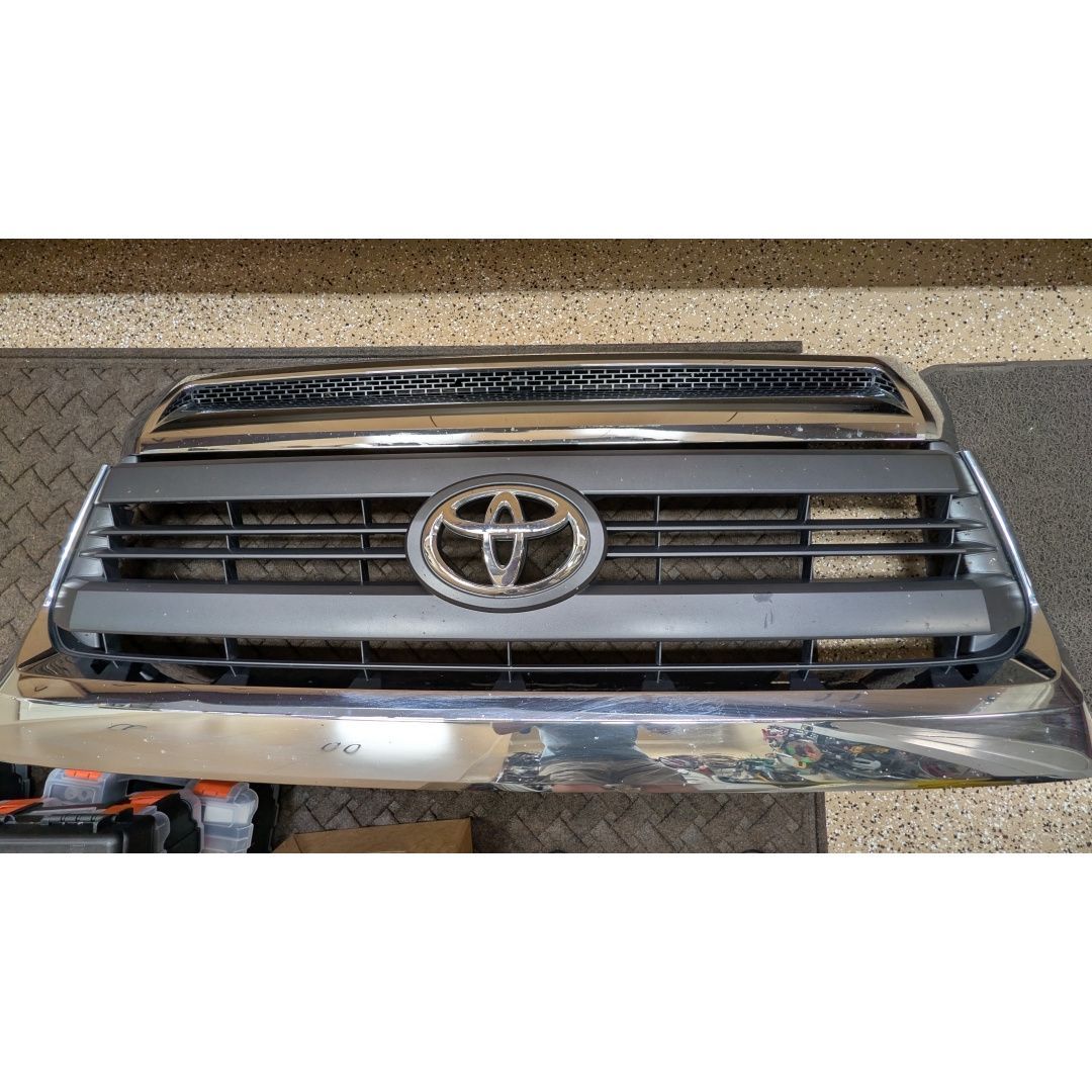 Toyota Tundra gen 2.5 Front Grille and Hood Bulge Molding