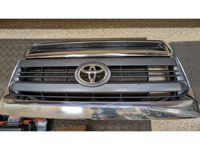 Toyota Tundra gen 2.5 Front Grille and Hood Bulge Molding