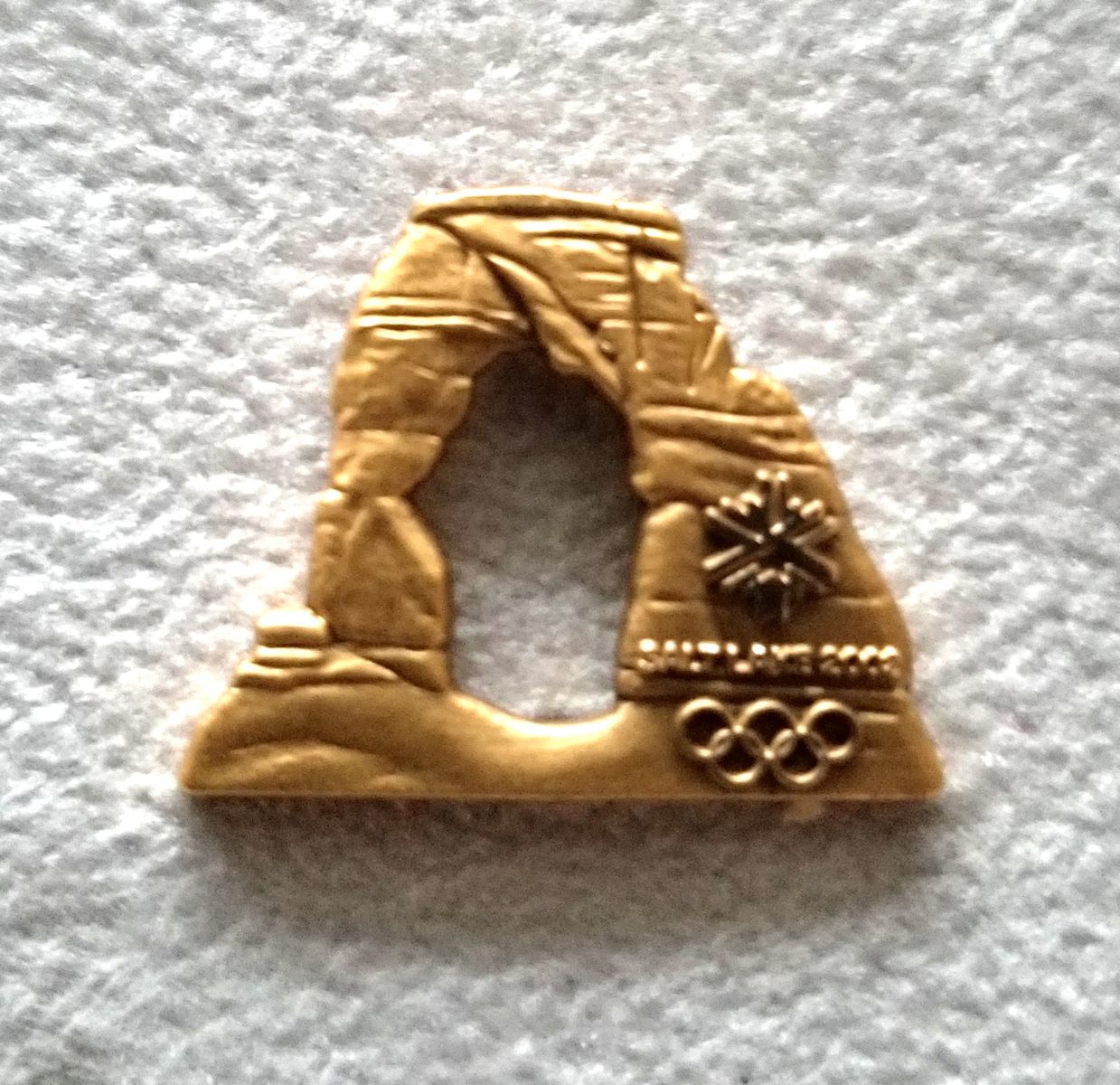 2002 OC Tanner 14K Gold Delicate Arch Pin / Rare!  Limited!