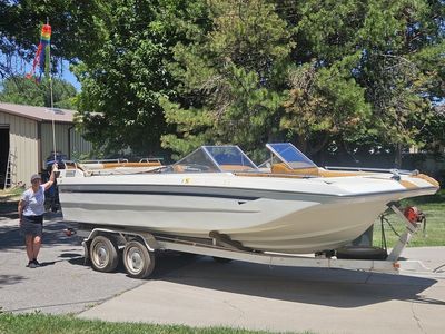 1975 Mark Twain V8 Power Boat