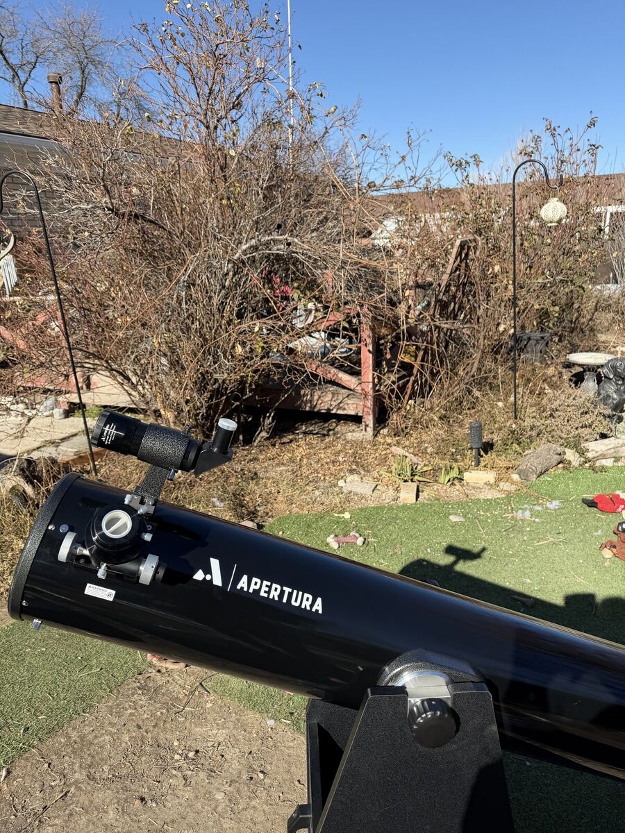 Dobsonian Telescope - Apetura AD8 on roller base with carry case and cover