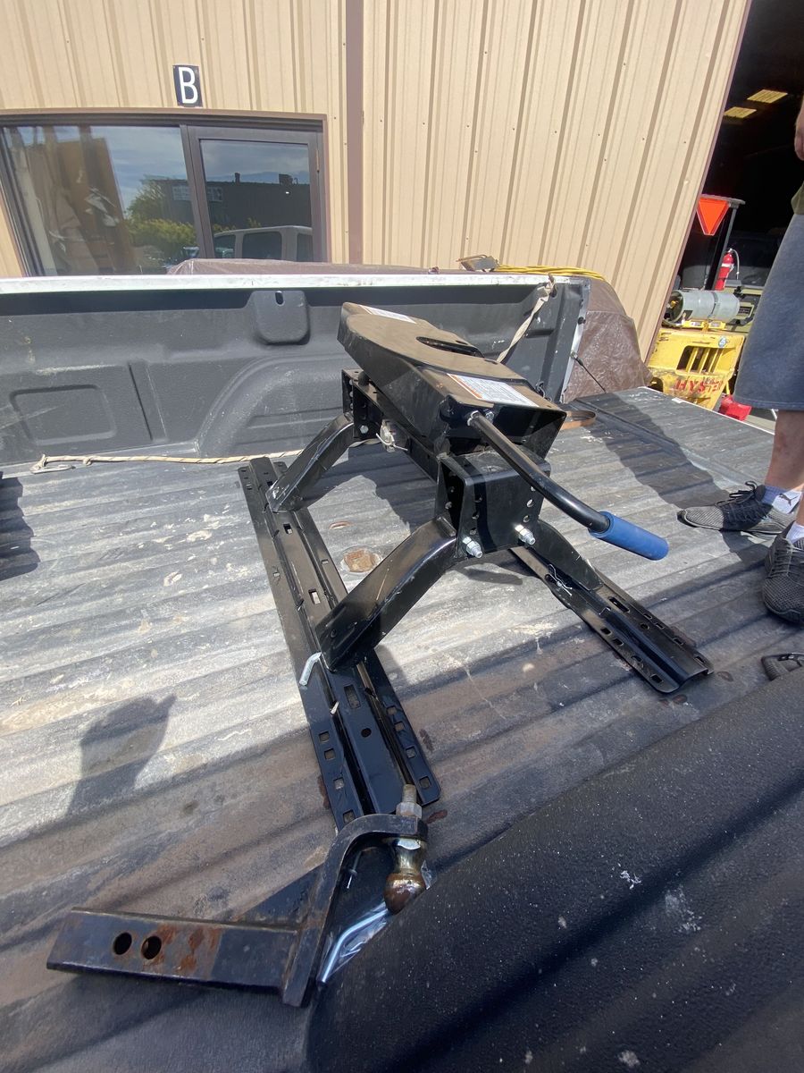 5th, Fifth wheel hitch