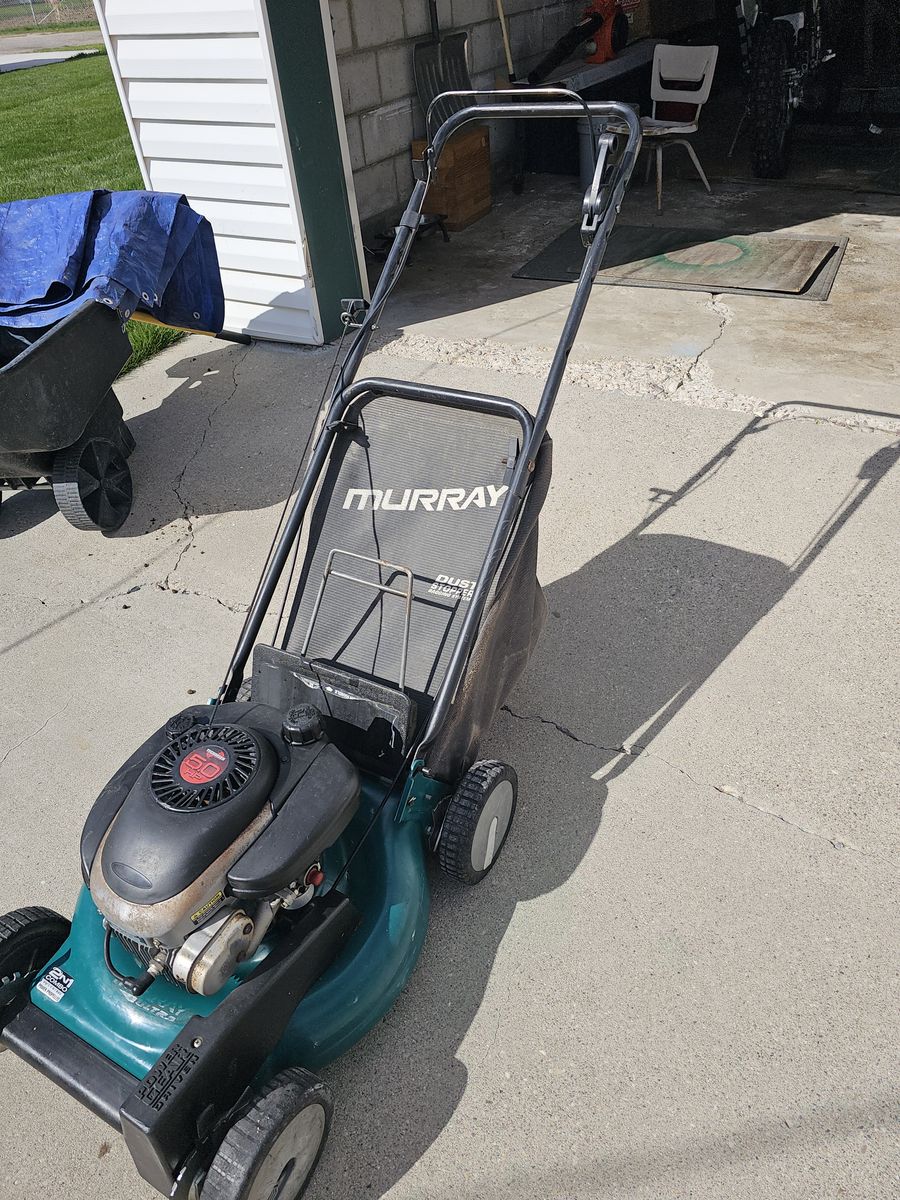 Murray 20 walk behind mower.Self propelled