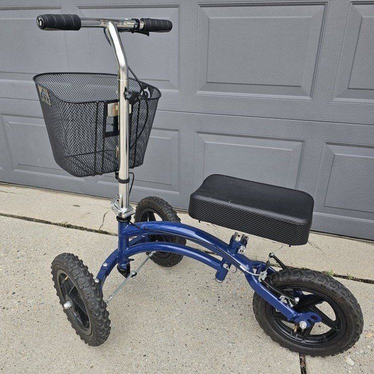 All-terrain KneeRover Scooter with balance wheel