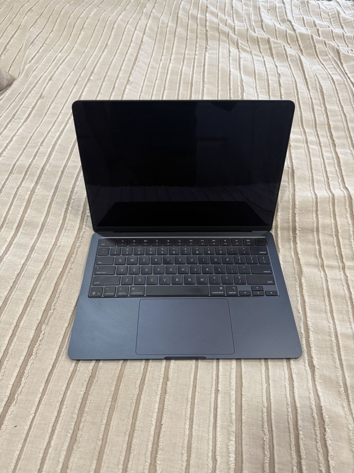 13" Macbook Air (M4, 2025) 10-Core 16GB RAM 256 GB HD