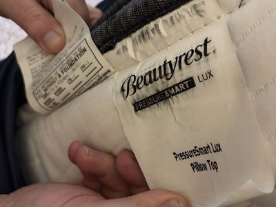 Great Deal! Bug Free-Clean Beauty Rest pillow top Queen Mattress with adjustable base in good condition