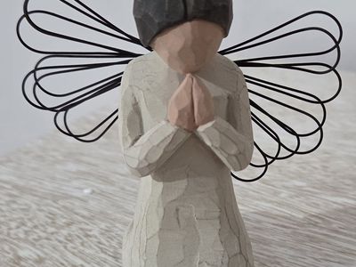 Willow Tree Angel of Prayer Figurine DEMDACO Sue Lordi 1999